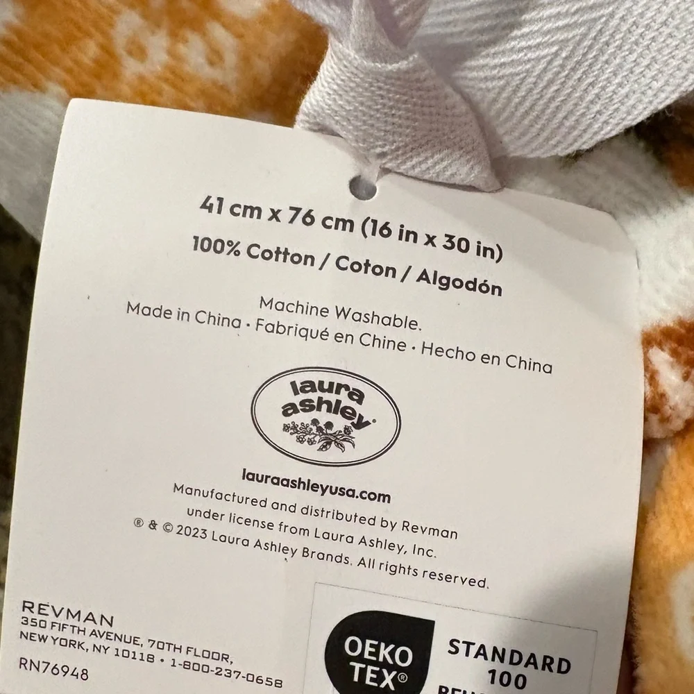 LAURA ASHLEY NWT 2pc gingerbread hand towel set